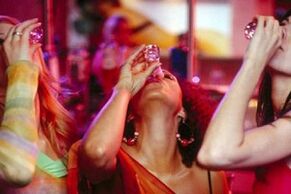 Les filles boivent de l'alcool comment les faire arrêter